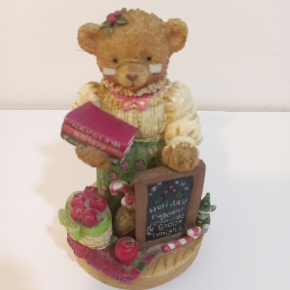 Bears Of Cranberry Cove Figurine Teacher Holiday Pageant 2001 Premier Edition